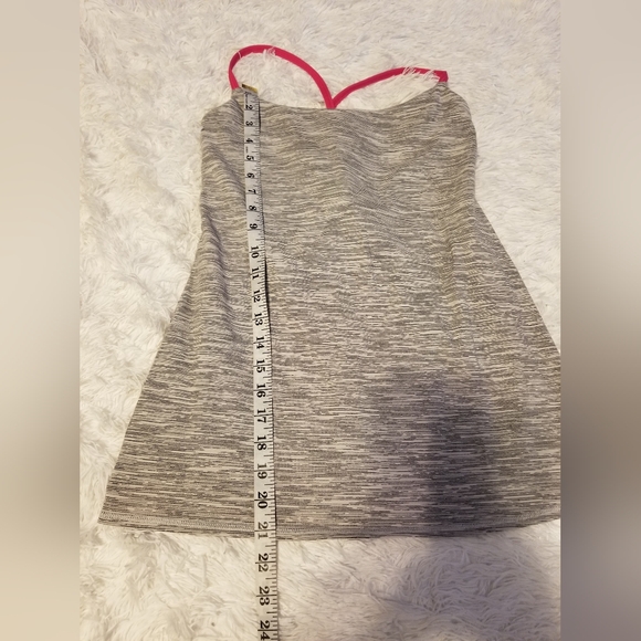 Lululemon Tank Top Strappy Back Shelf Bra Abstract Striped Color Light Gray/Pink - Picture 4 of 6